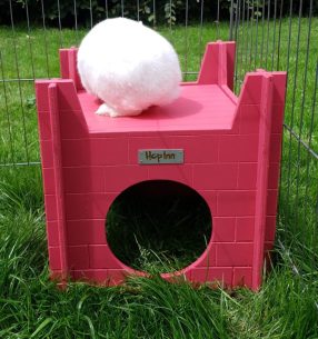 Rabbit Castle – Bricked Face – Modular – 3 Entrances (Flamingo Pink)