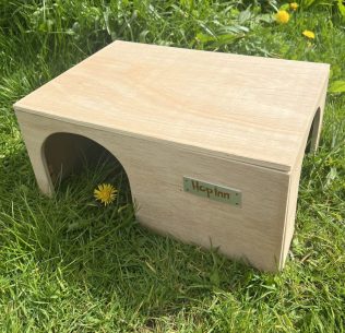 Extra Large Guinea Pig House (Natural)