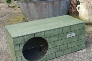Rabbit Bricked Hideaway (Moss Green)