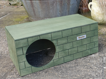 Rabbit Bricked Hideaway (Moss Green)